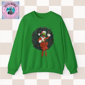 Felpa retrò di Babbo Natale Kermit, maglione girocollo anni '80 e '90, abbigliamento meme natalizio, pullover natalizio unisex, regalo di Natale divertente, hipster vintage Irish Green