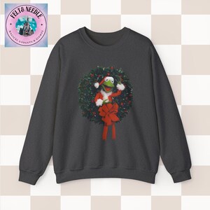 Felpa retrò di Babbo Natale Kermit, maglione girocollo anni '80 e '90, abbigliamento meme natalizio, pullover natalizio unisex, regalo di Natale divertente, hipster vintage Dark Heather