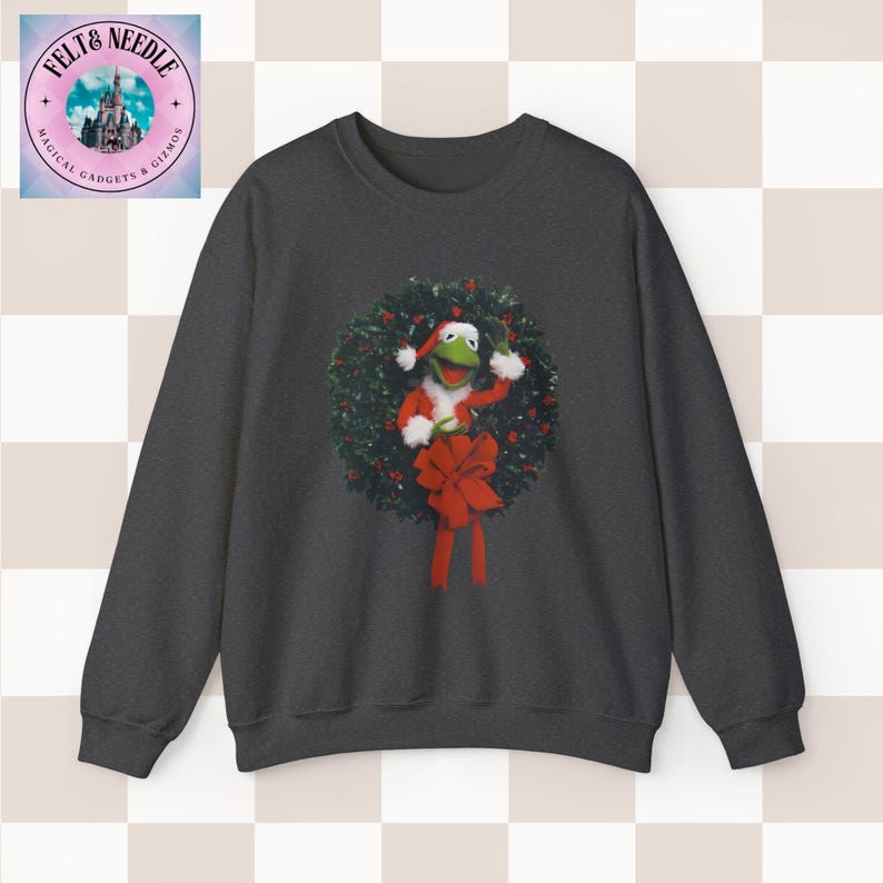 Felpa retrò di Babbo Natale Kermit, maglione girocollo anni '80 e '90, abbigliamento meme natalizio, pullover natalizio unisex, regalo di Natale divertente, hipster vintage Dark Heather