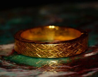【2025年最新】海外限定の人気アイテム Band Gold 24k Textured Thick - Textures Unique 6 From Pick 工芸品