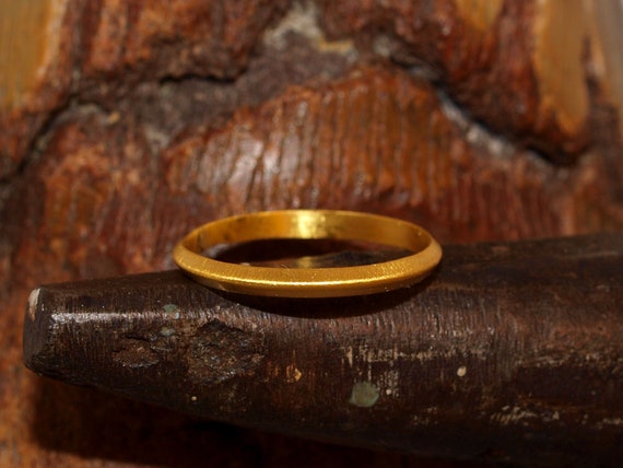 24k Tiny Knife Edge Band - Solid Pure Gold - Hand Forged Triangle Ring - Delicate Handmade - Smooth Finish - .999 Gold - Matte or Polished