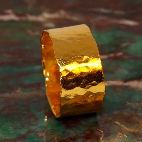 Anillo de oro de 24 k con forma de cigarro - 8 mm de ancho - Forjado a mano - Hecho a mano de forma rústica - Estilo fino y ancho - Banda de oro macizo de pureza .999 (R2)