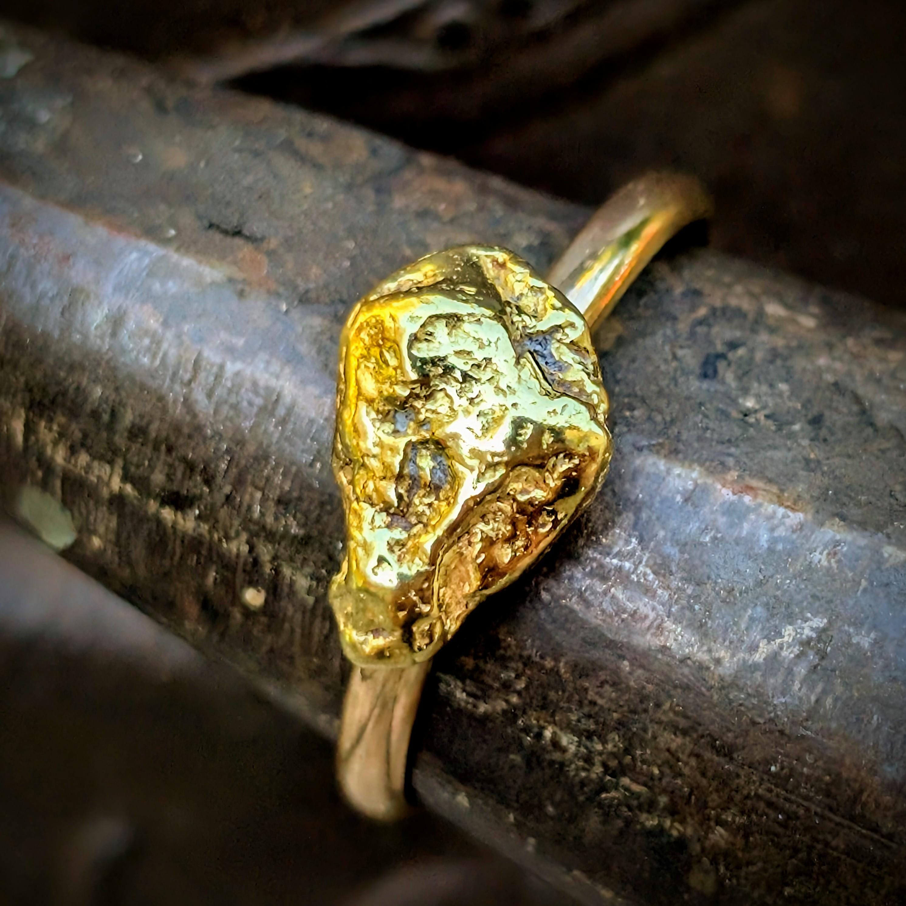 Real 22k Alaska Gold Nugget Ring, Smooth 14k Band, Size 7 (N1671