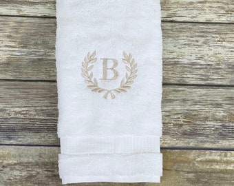 Custom Bathroom Hand Towel with Monogram / Personalized Hand Towel / Embroidered Hand towels / Monogrammed towels