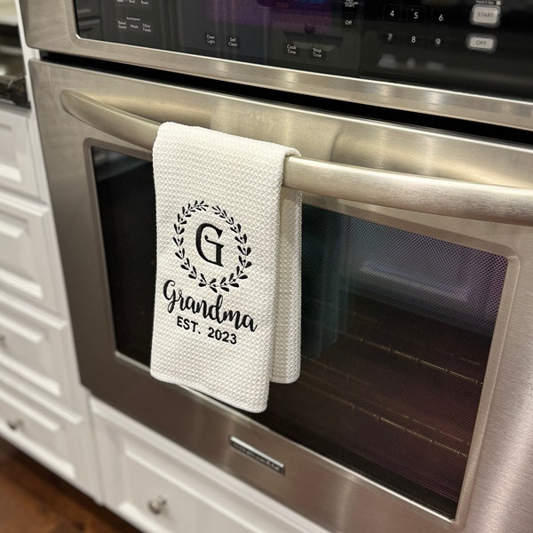 Personalized gift for grandma dish towel- mothers day gift for mom kitchen decor