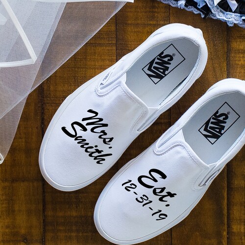 vans slippers white