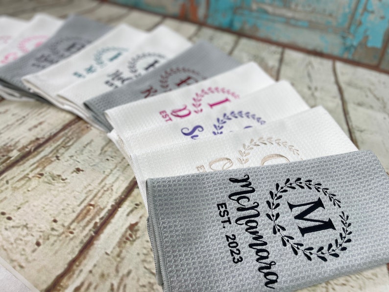 Bride and Groom gift, Embroidered kitchen towel, Wedding Gift, Monogrammed towel, Newlywed Gift, Kitchen Decor, New Home Gift, Tea towel