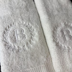 Embroidered Custom towels with Monogram, Personalized Decor Hand Towel, Home decor Turkish towel, Anniversary gift for wife, New home gift
