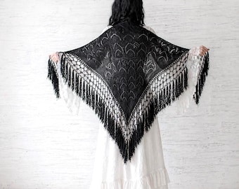 Zwarte vleermuissjaal met franjes: Gothic Vampire Wings-sjaal
