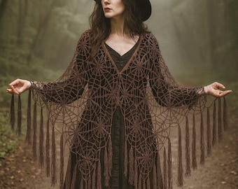 Sciarpa all'uncinetto con ragnatela: in lino, stile boho, con frange, ideale per Halloween.