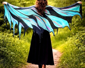 Sciarpa a piuma lavorata a mano: scialle a forma di ala di uccello in lana merino