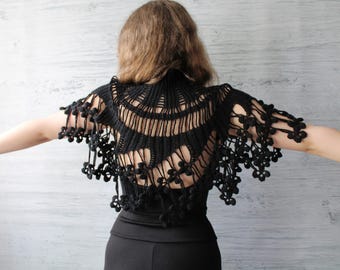 Hexenumhang Gehäkeltes schwarzes Cape, Gothic Umhang, viktorianischer Kragen, Stehkragen, Poncho, Spitze verdecken