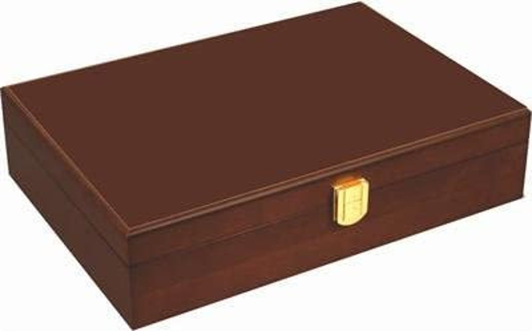 Engraved Mahogany Wood Poker Case With 200 Chip Capacity chips Not