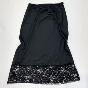 VINTAGE DELICATE LACE Trim Slip Skirt