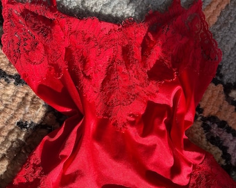 RED LACE BODYSUIT