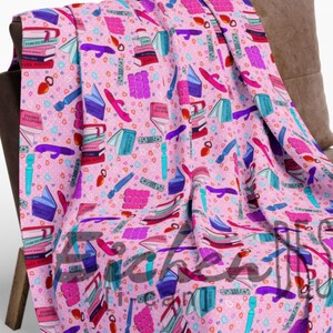 Bookish Good Vibes Only Fleece Blanket | Cozy Book Lover Gift Reading Blanket Library Accessory Romance Reader Tropes Pink