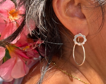 Daisy Earrings Medium in Sterling Silver for a trendy look with a floral touch jewelry