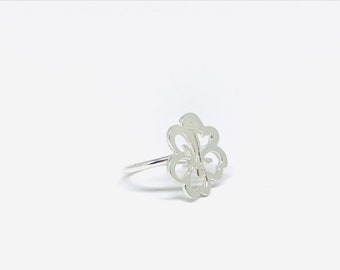 Ring Hibiscus flower in Solid Silver, lovely floral jewelry, feminine, delicate, Gift for her, confortable, durable in Sterling Silver 925