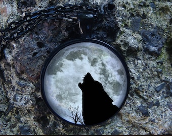 Wolf and Moon Glowing Necklace / Glow in the dark / Black Wolf and Glow Moon / Glowing jewelry / Glowing Moon / Moon Pendant / Wolf Necklace