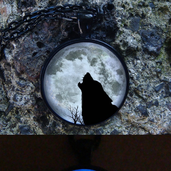 Wolf and Moon Glowing Necklace / Glow in the dark / Black Wolf and Glow Moon / Glowing jewelry / Glowing Moon / Moon Pendant / Wolf Necklace