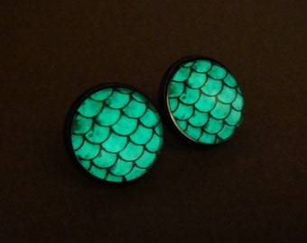 Little Mermaid Earrings / Glow in the dark / Green Scales / Glowing Mermaid Jewelry / Glowing Earrings / Dragon Earrings / Fantasy Earrings