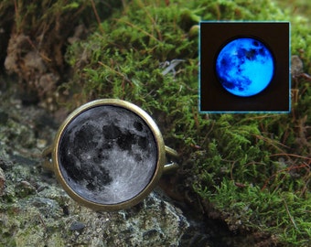 Glowing Moon Ring / Grey Moon / Moon Ring / Planet Ring / Glow in the dark / Glowing Ring / Handmade Ring / Cosmos Ring / Glows / Spase Ring