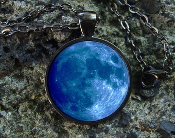 Collar brillante Luna Azul / Resplandor en la oscuridad / Luna Brillante / Luna Brillante / Brillante en la oscuridad / Colgante espacial / Collar de la Luna / Cosmos