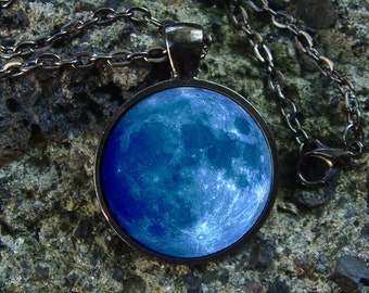 Glowing Necklace Blue Moon / Glow in the dark / Glow Moon / Glowing Moon / Glowing in the dark / Space Pendant / Moon Necklace / Cosmos