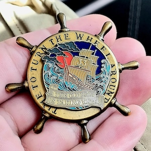 Billy Strings 'Taking Water' spinner pin