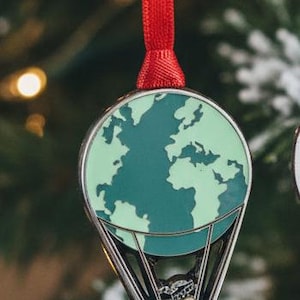 Adorno del Viejo Mundo de Billy Strings