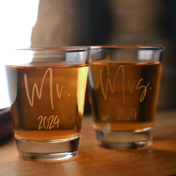 Mr and Mrs Shot Glasses Pair of cute Mr and Mrs Shot Glasses 1.5 oz, Engraved Couples Gifts, Marriage, Whiskey Shot Glass, Wedding gifts