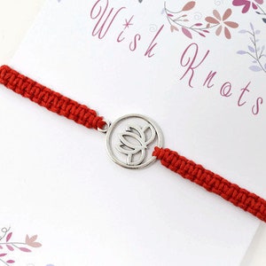 Lotus Blumen Makramee Armband. Meditation Yoga Geschenk. Lotus Blüte Armband Stacking. Farbauswahl - Wunschknoten