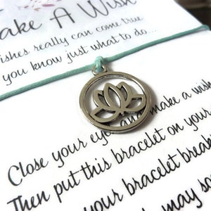 Wunscharmband - Lotus Bettelarmband. Yoga Meditation Geschenk. Peace Spirit Lotus Armband. Farbauswahl - Wunschknoten