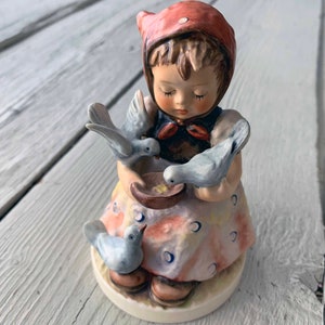 Authentic Vintage Hummel Goebel W. Germany Figurine Feeding Time Original Box 1983
