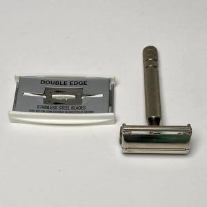 Gillette Double Edge Safety Razor With Stainless Steel Blades