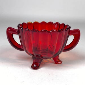 Imperialglas Amberina Rubinröd sockerskål, öppen, fot med handtag