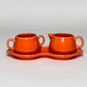 Set Fiesta creamer en suikerpot met dienblad: persimmon, gemaakt in de VS