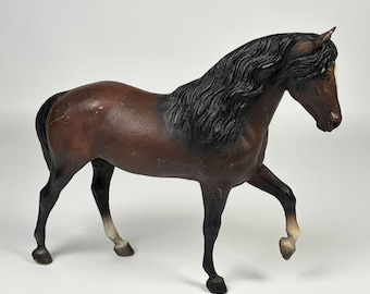 Vintage Breyer Horse El Pastor Famous Paso Fino Bay Brown #61, Circle Stamp