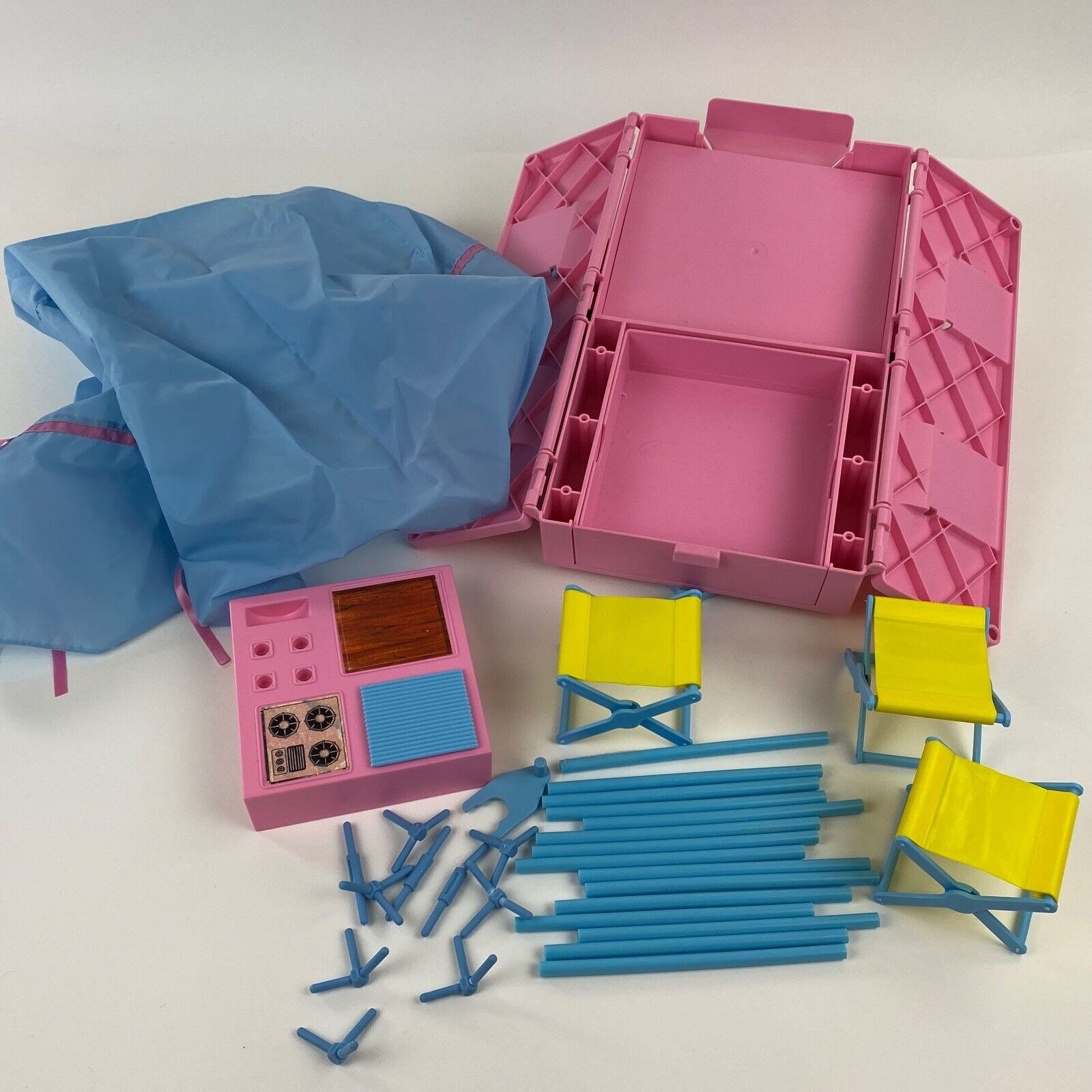 Mattel Barbie Heart Family Pop up Camper 1986 Pink With Cover and