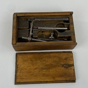 Starrett No. 64 Universal Test Indicator Mount with Wood Storage Box, Machinist Tool