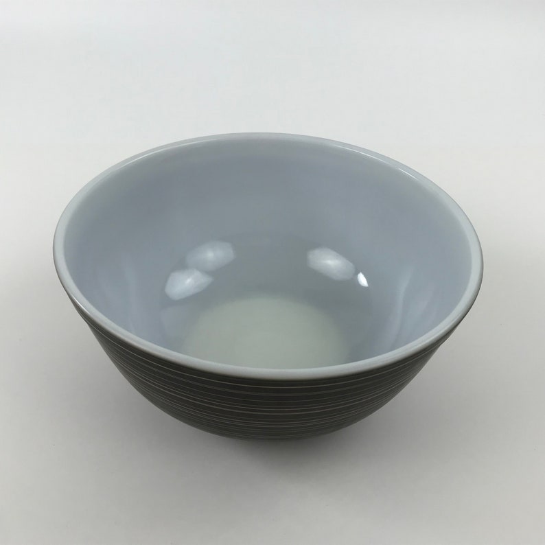 Vintage Pyrex Black Terra Nesting Mixing Bowl 403 Ovenware 2 12 quart