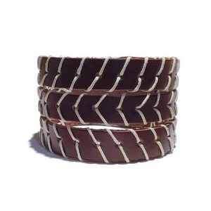 Breite braun Leder Manschette wickeln Unisex Armband, genäht Design, verstellbare Größe, Leder Manschette Armband, Damen Leder Manschette, Lederschmuck