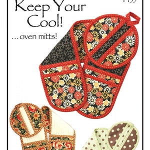 Puede incluir: Un patrón de costura para guantes de horno y agarraderas. El patrón incluye tres diseños diferentes: floral, de lunares y a rayas. El patrón se llama "Keep Your Cool!" y es de Vanilla House Designs. El número del patrón es P135.