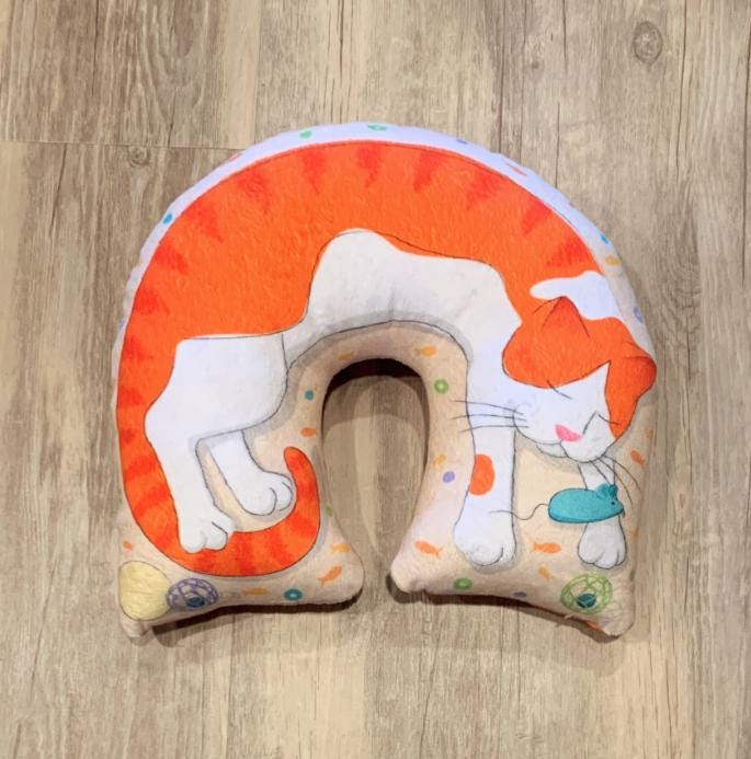 猫用お昼寝用ネックピロー、または子猫用抱き枕（手作り） - Etsy 日本