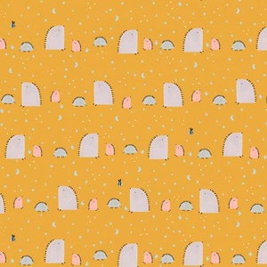 Summer Skies Hedgehog Hills Yellow vendido por media yarda por Cotton And Steel