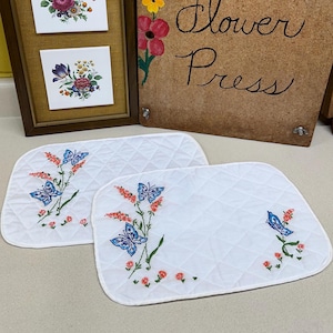 Vintage Placemats Set of 2 Butterflies Vintage Linens Cottagecore