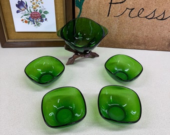 Vintage Bowls Green Glass France Vereco Christmas Holiday Special Occassion Decor Tablescapes Cottagecore Set 5 Pieces Included Dark Green