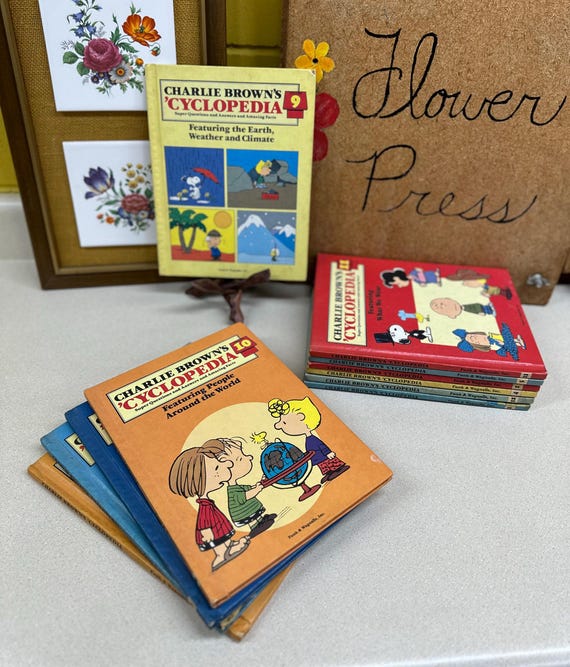 Vintage Snoopy Charlie Brown Peanuts Encyclopedias 1980's