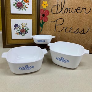 Vintage Corning Ware Casserole Dish: Blue Cornflower USA Made