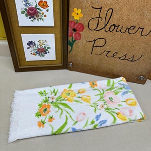 Vintage Bath Towel JC Penney USA Made Bathroom Towel Floral Flowers
